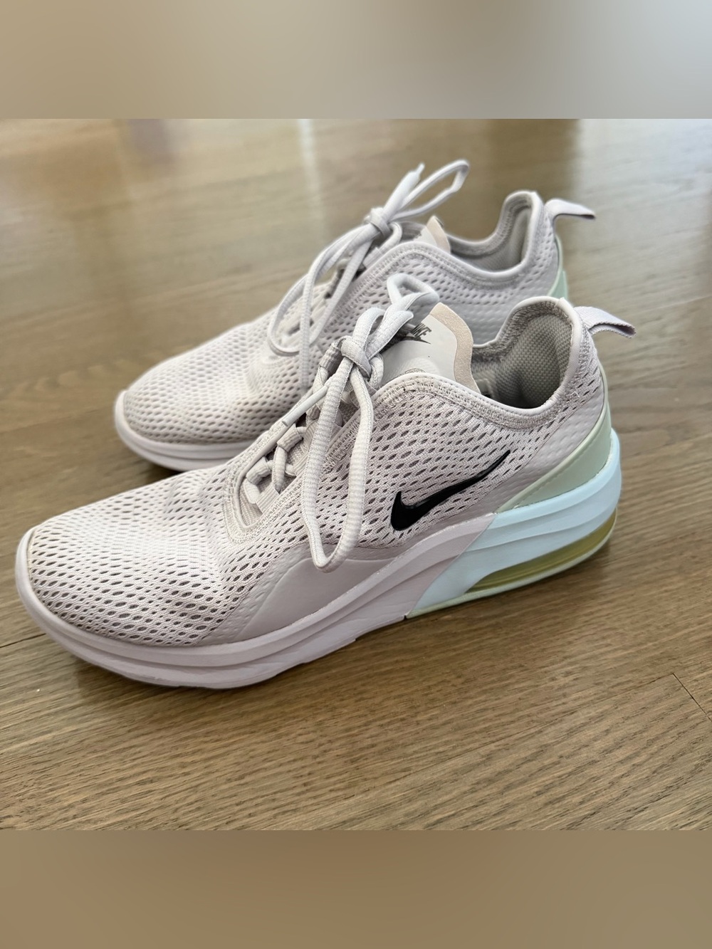 Nike Women’s Air Max Lightweight Running Shoes Pale Pink Size 7